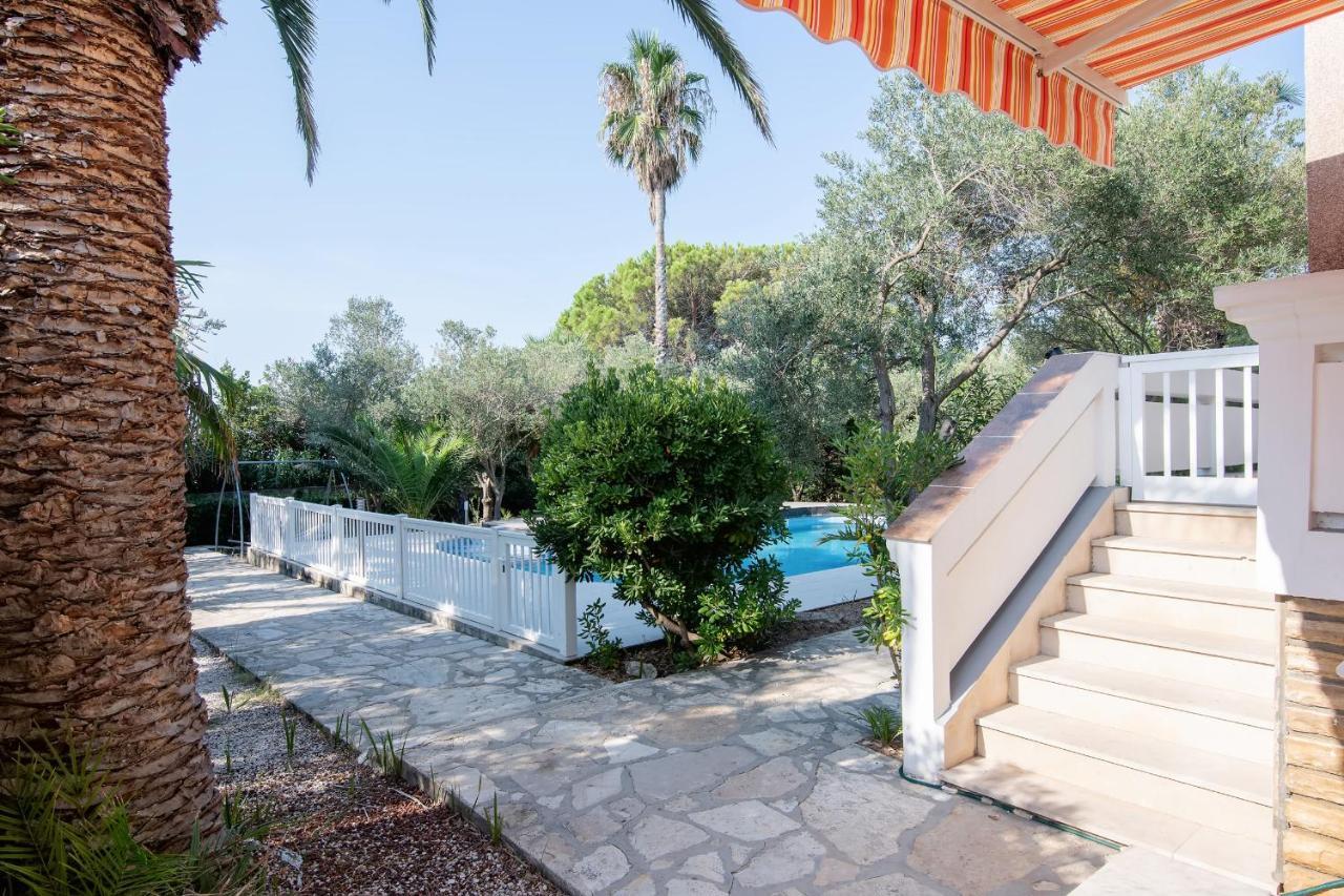 Beach Boy & Pool Girl Apartments Vir Exterior foto