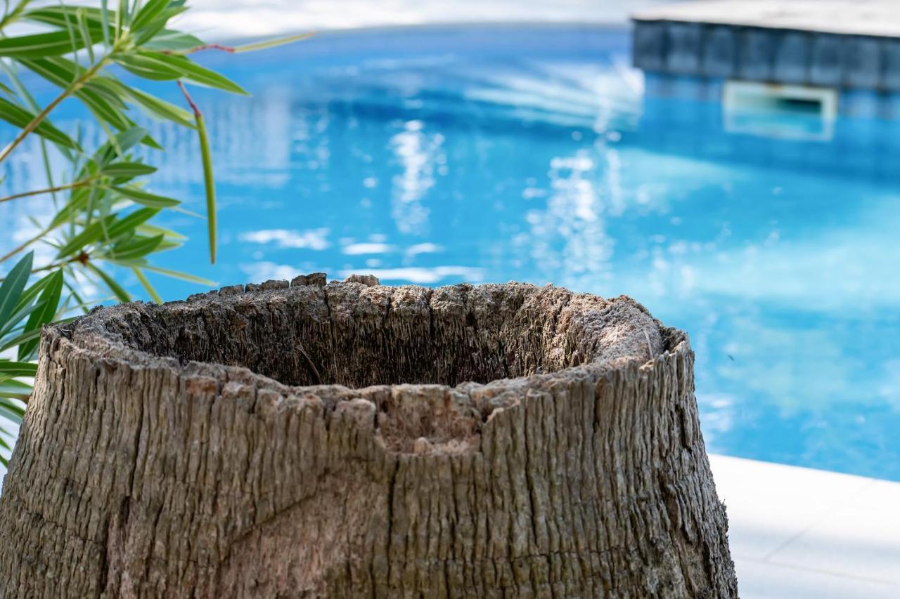 Beach Boy & Pool Girl Apartments Vir Exterior foto