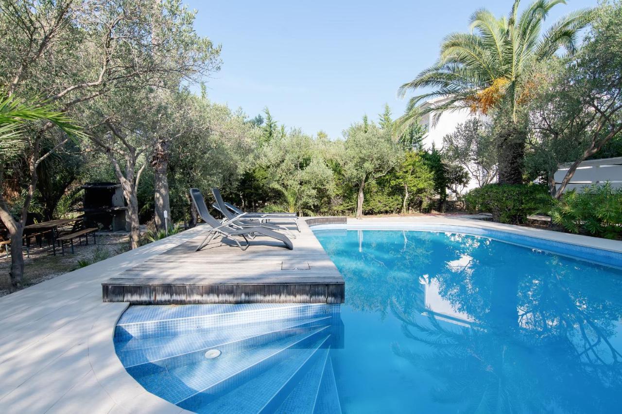 Beach Boy & Pool Girl Apartments Vir Exterior foto