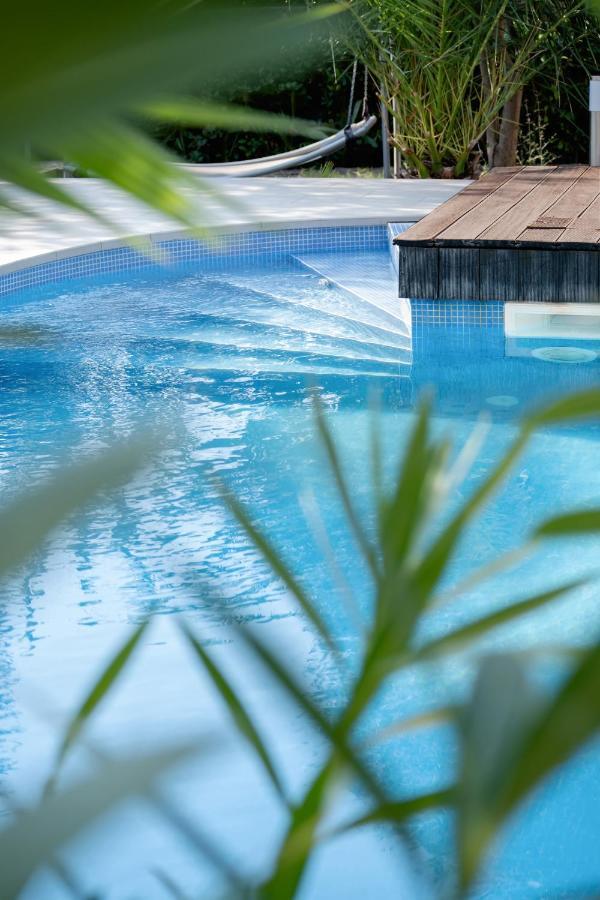 Beach Boy & Pool Girl Apartments Vir Exterior foto