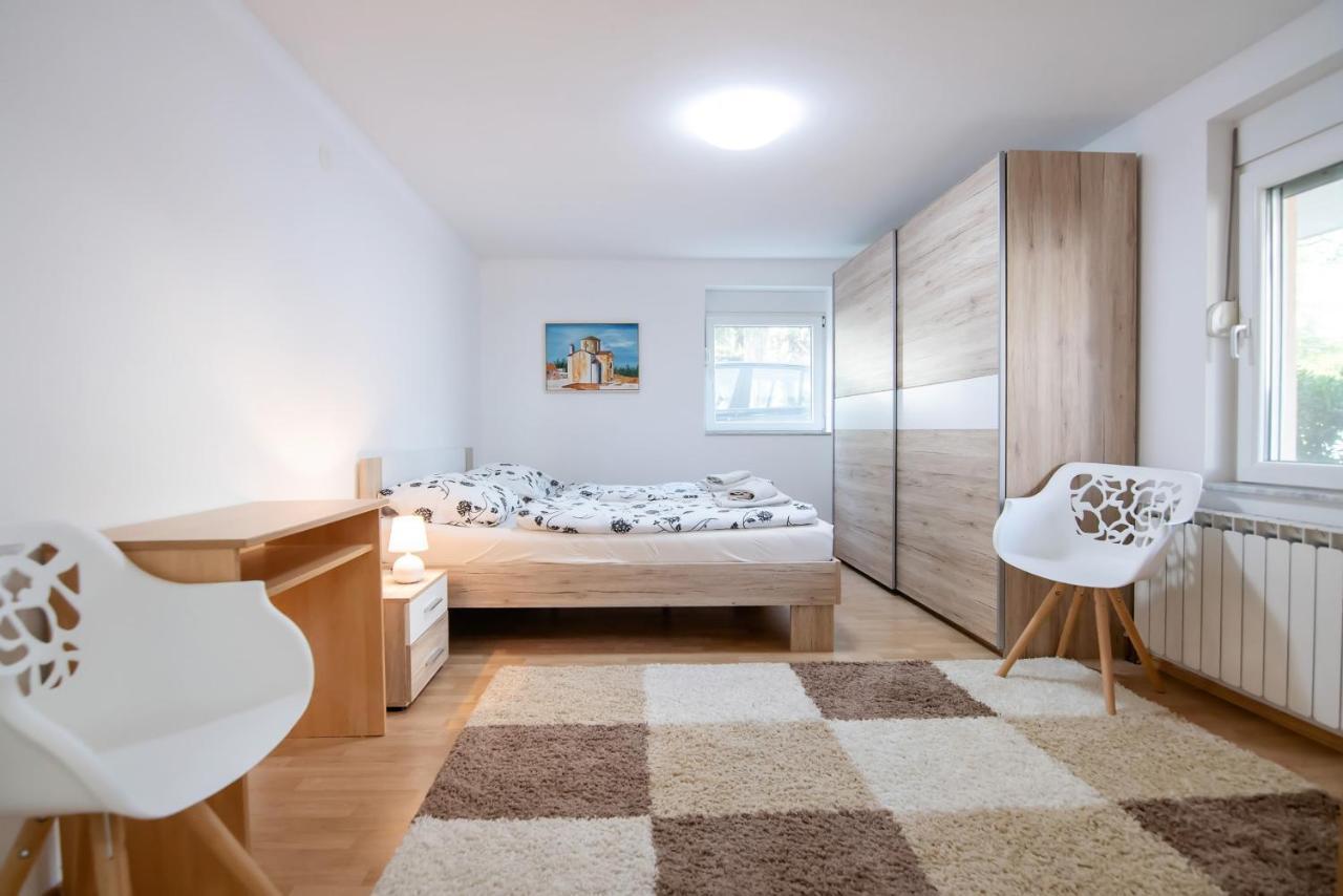 Beach Boy & Pool Girl Apartments Vir Cameră foto